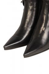 ������ Mara